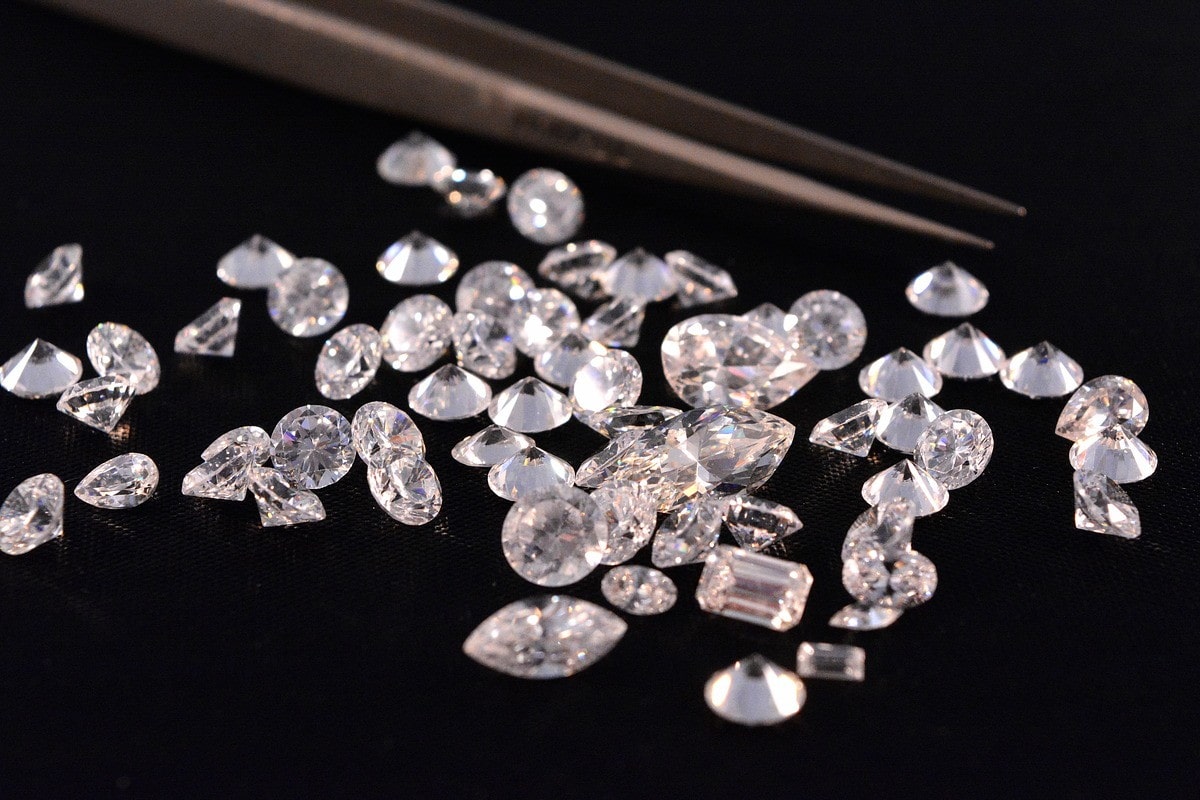 婚約指輪のダイヤは0.2ct？最適なカラットが分かる二つの視点