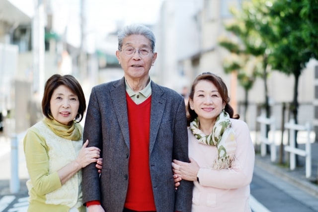 親戚の叔父さんと叔母さん
