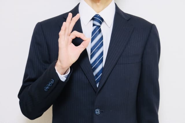 結婚挨拶のスーツ