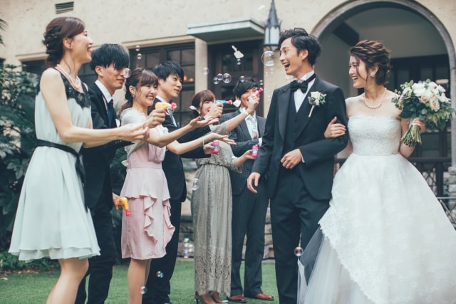 結婚式のフラワーシャワー