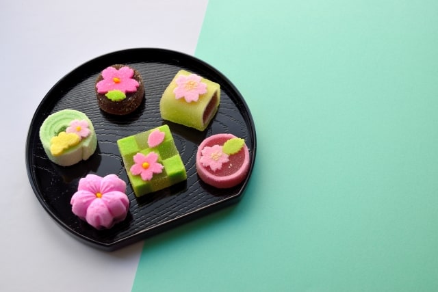 鮮やかな和菓子