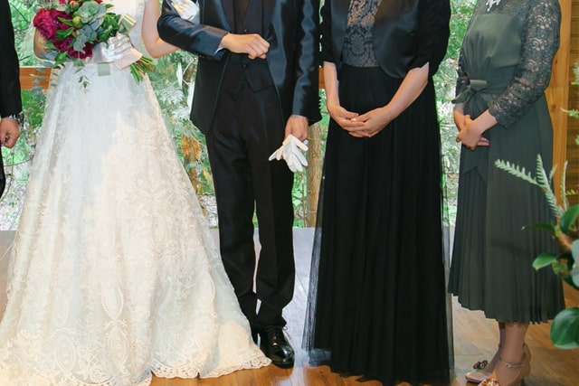黒のフォーマルドレス