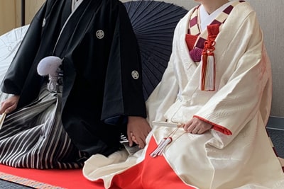 和装の新郎新婦さま