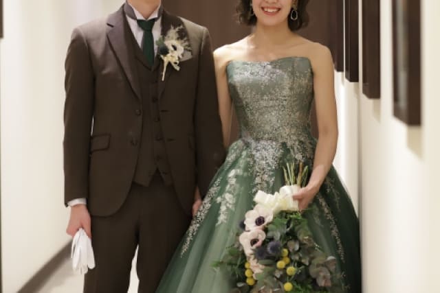 二次会の新郎新婦