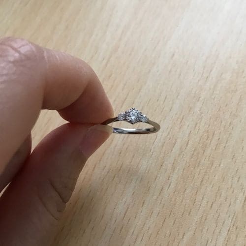 かなさんの婚約指輪のアップ写真